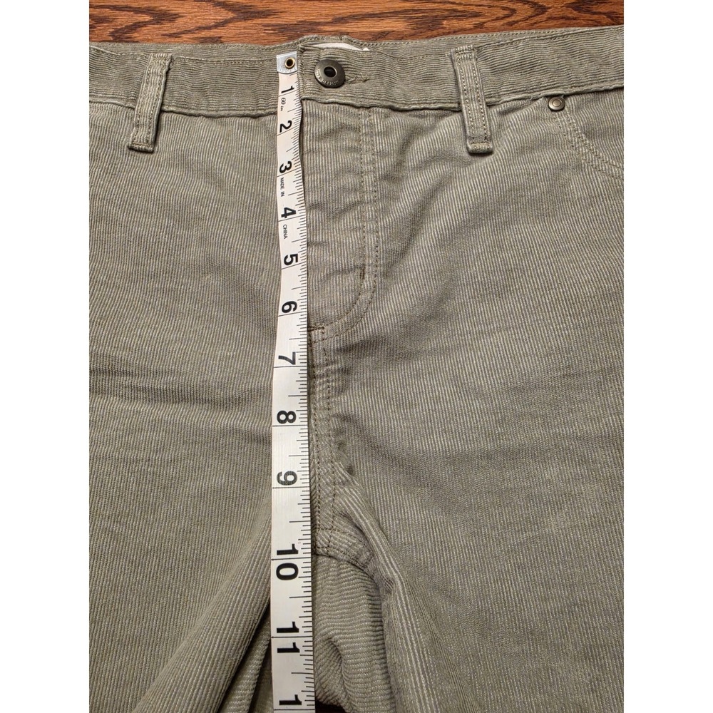 Carve Designs Oahu Corduroy Shorts Womens Size 14 Sage Green 4" Inseam - Picture 6 of 8